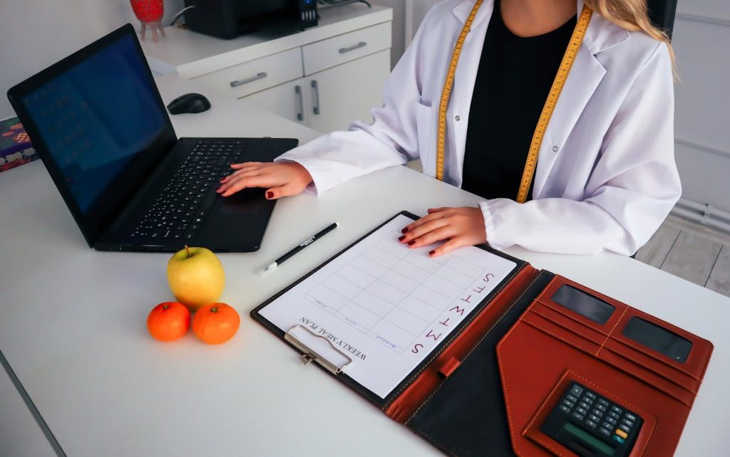 Que faire après un BTS diététique ? Débouchés, études et métiers